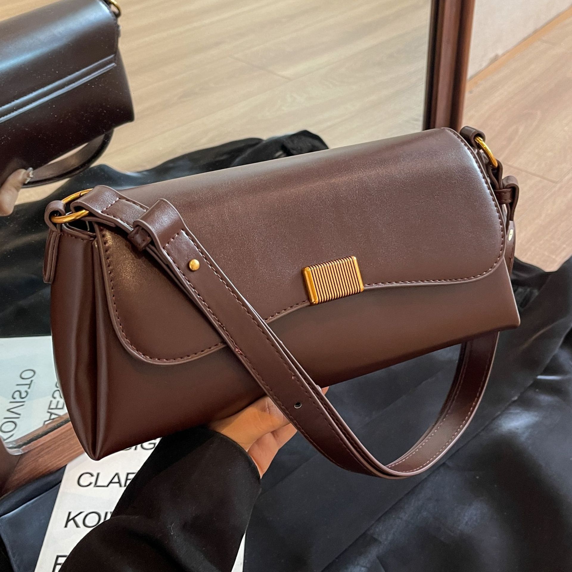 designer High-End Bag for Women Large Capacity 2025 New Trendy Fashion Ladies Crossbody Bag Niche Shoulder Underarm Baguette Bag