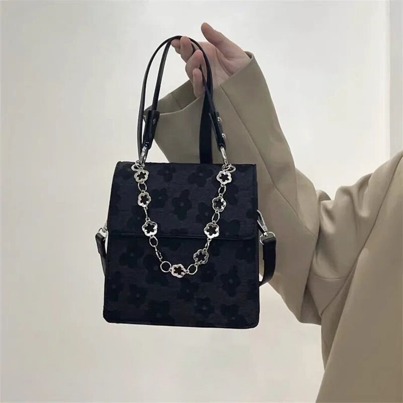 designer Women's Bag 2021 New Trend Versatile Ins Niche Design High-end Texture Autumn Winter Black Single Shoulder Crossbody Bag