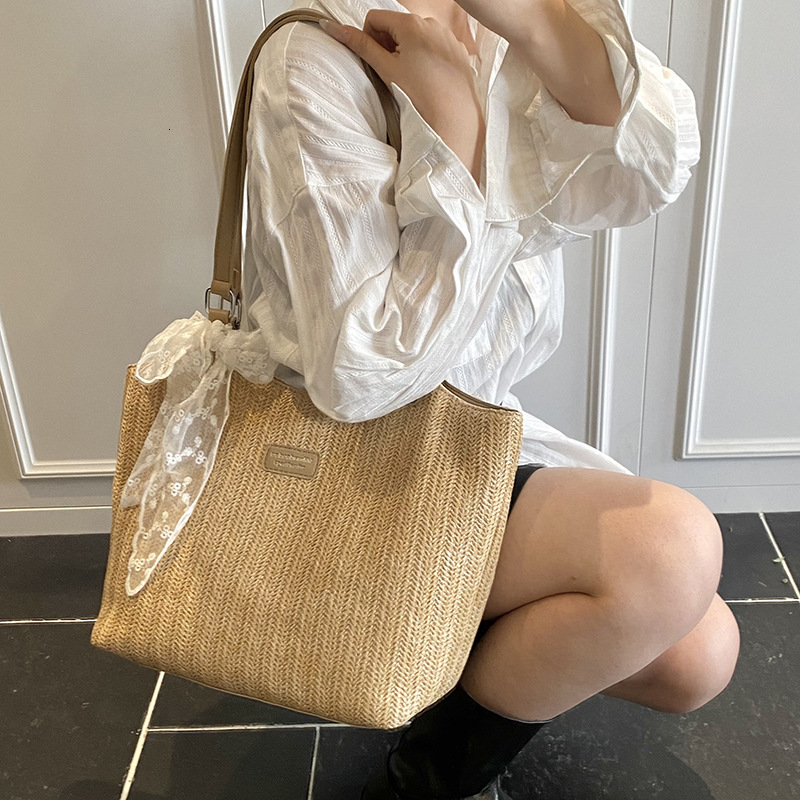 designer Woven Straw Bag for Women, Large Capacity 2025 New Summer Versatile Shoulder Bag, Textured Tote Bag for Class and Commute