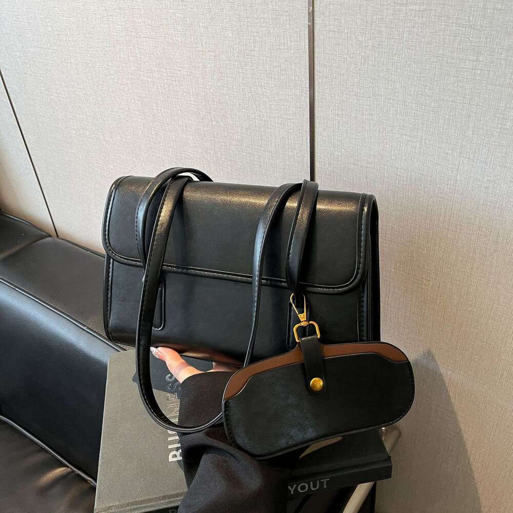 Fashion Underarm for Women 2025 New Korean Style Handbag Large Capacity Commuter Versatile Shoulder Bag