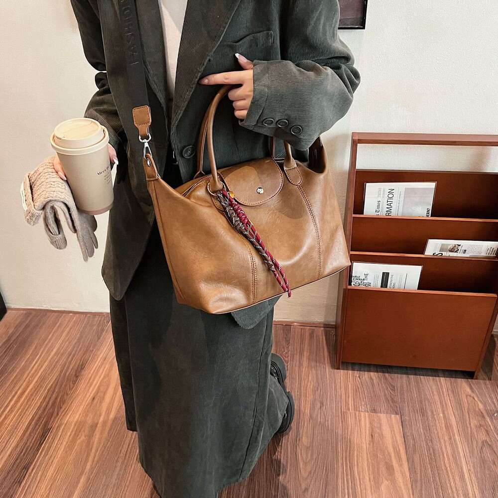 High-end Large Capacity Handbag 2025 New Simple Classic Fashion Commuter Shoulder Tote Women's Bag