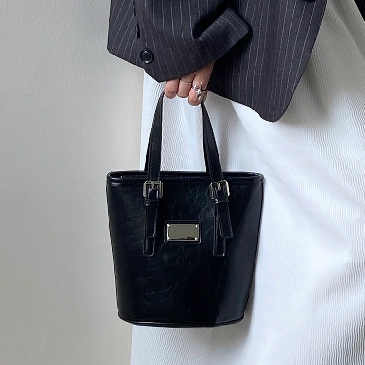 designer Bag for Women 2025 Spring Summer New Korean INS Niche Design Black Versatile Bucket Handbag Shoulder Crossbody Bag