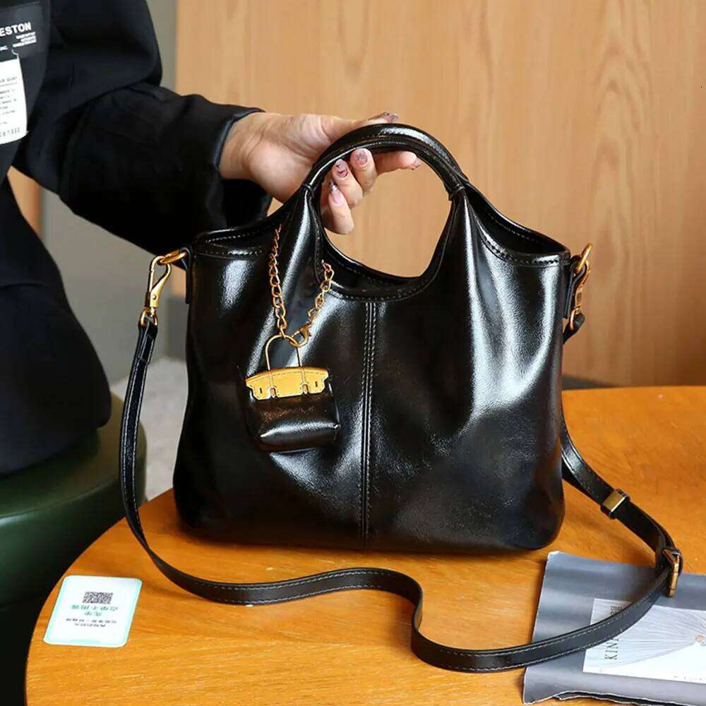 Retro Style Women's New Cowhide Handbags Fashionable Women Shoulder Bag High Quality Bucket Crossbody Bags 1299