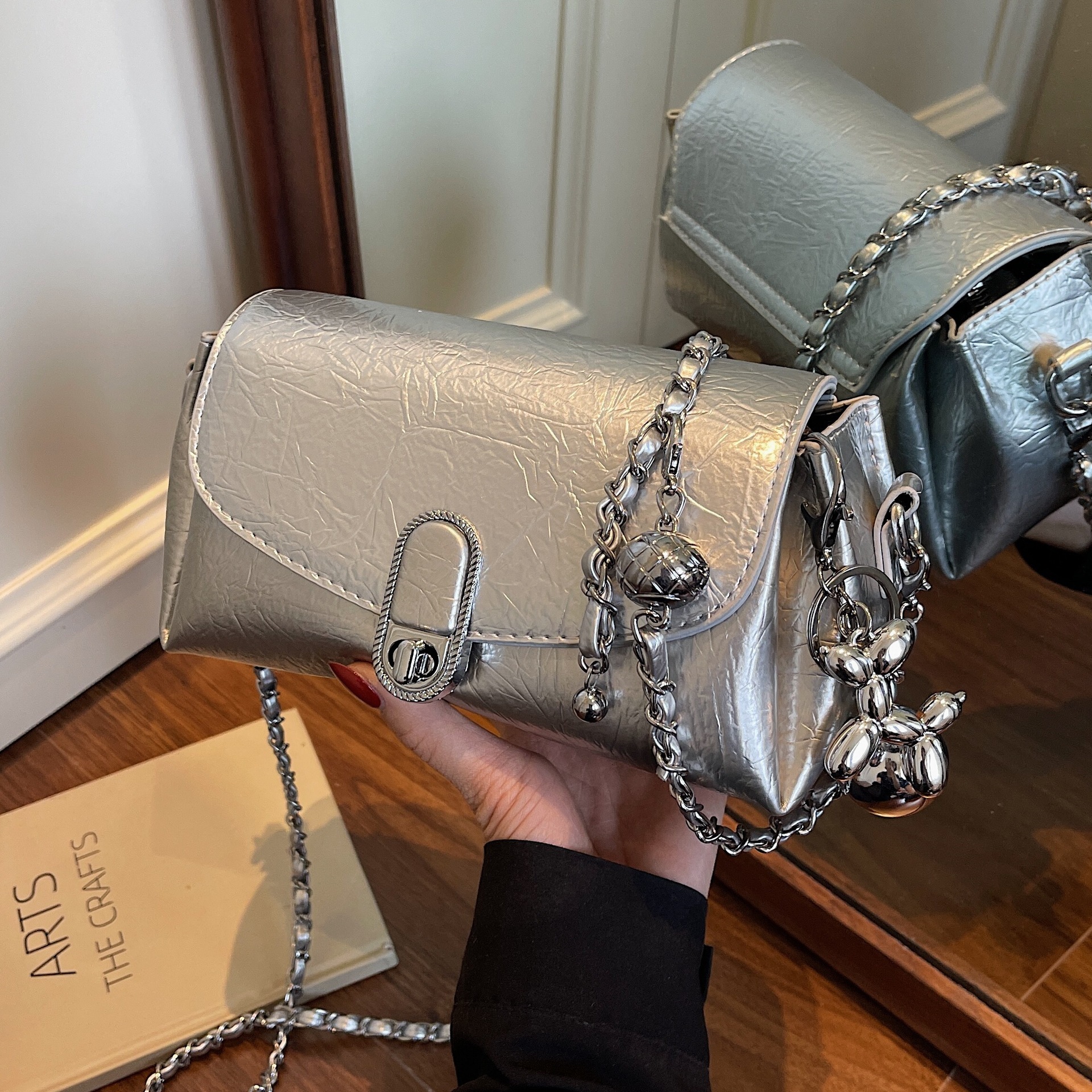 designer High-End Underarm Bag for Women 2025 New Trend Summer Crossbody Small Bag Fashion Simple Chain Bag Small Squar