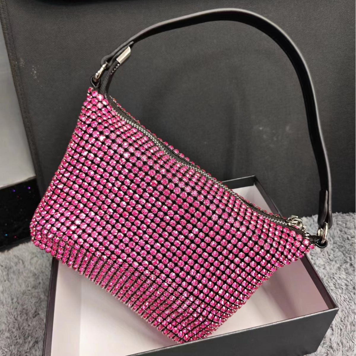 Style Design Sense Shiny Diamond Bag Super Water Diamond Bag Light Bag Women High-end Texture Handbag Evening Bag Free Delivery Designer Bag