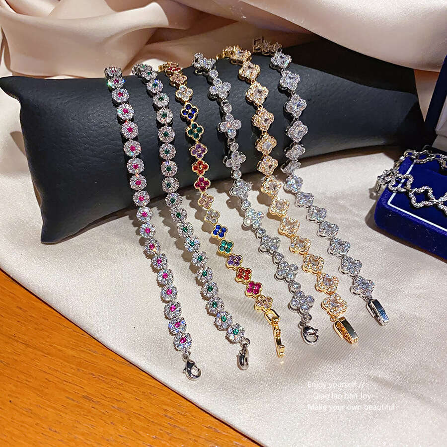 Luxury jewelry designer bracelet Zircon Three-Petal Grass Irregular Clasp Fashion Sweet Temperament Bracelet Light High-End Sense Jewelry for Women