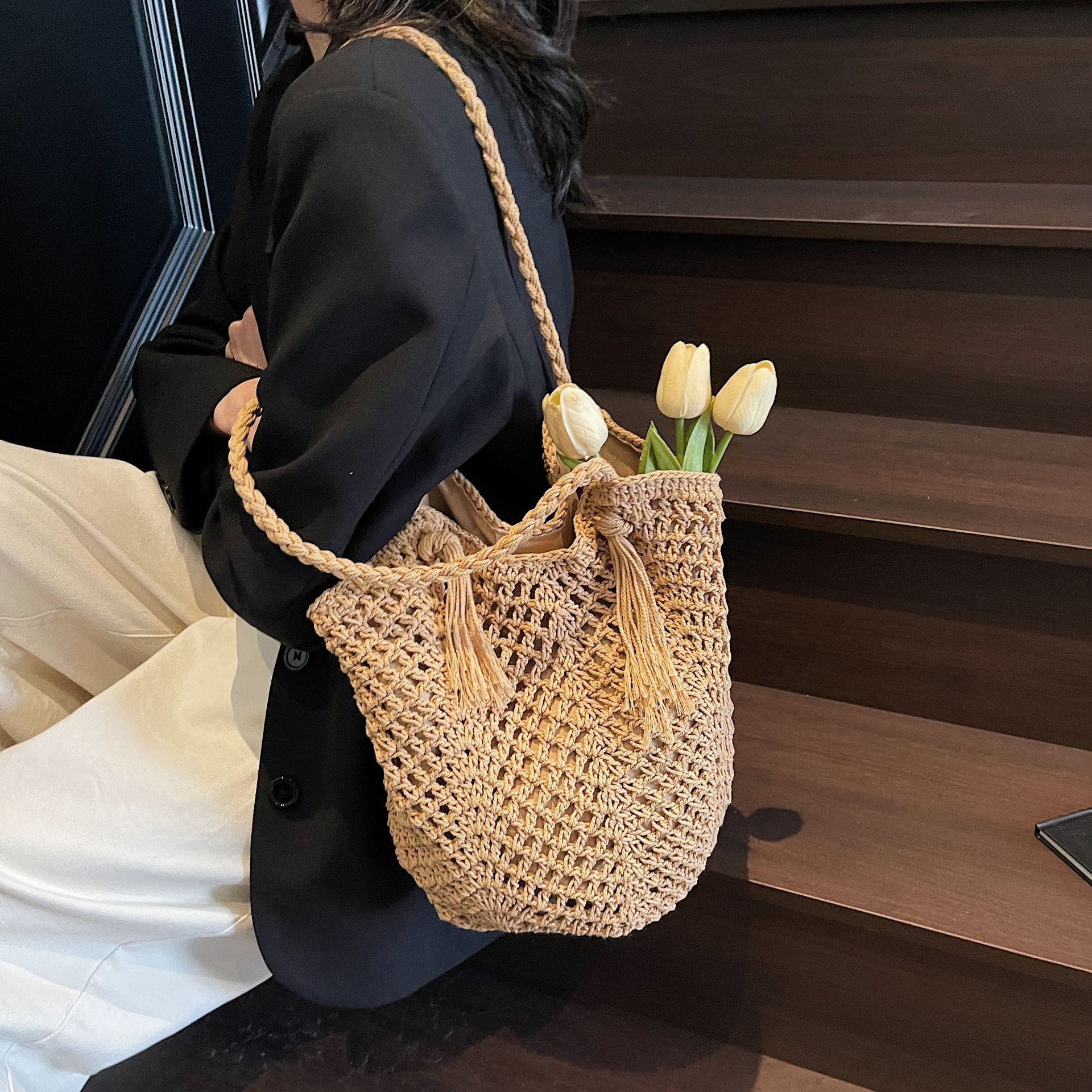 designer Large Capacity Cotton Woven Bag 2025 New Hollow Out Straw Bag Lazy Style Shoulder Bag Vacation Beach Bag Women's Bag