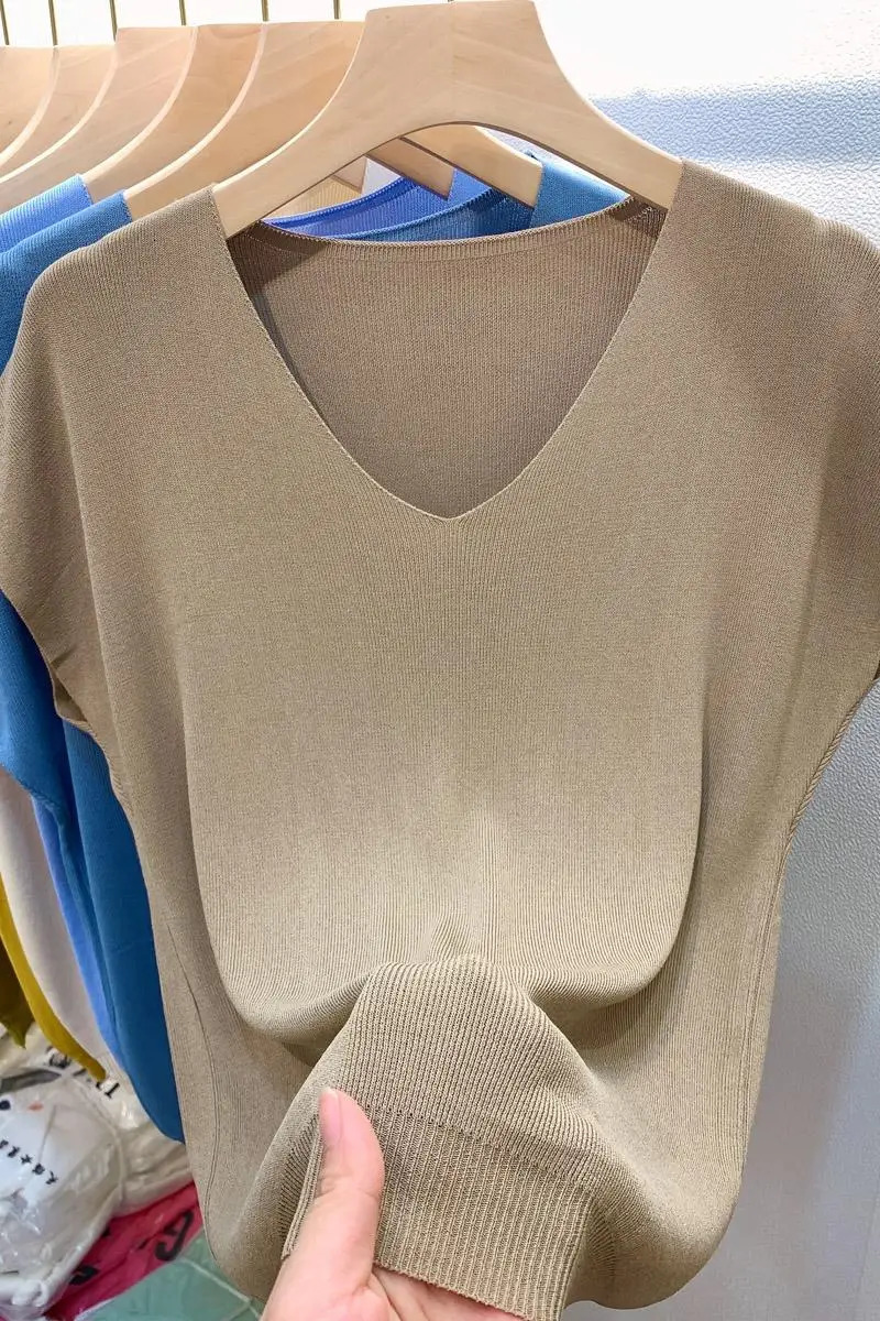 V-neck Ice Silk Knitted T-shirt Womens Bottoming Shirt Raglan Short Sleeve Thin Versatile Half-Length Sleeve Top 250605