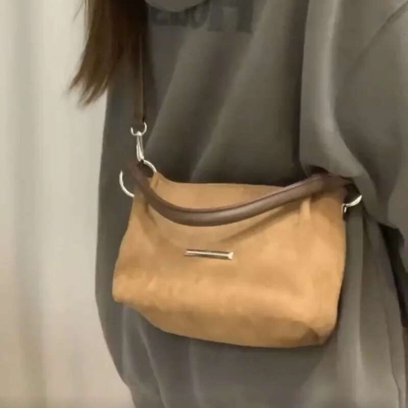 Korean Minority Design Women Shoulder Fashion Veet Leather Retro Multi-Functional Casual Crossbody Portable Box Bag