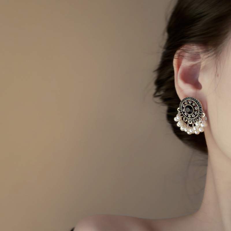 Vintage Inspired Crystal Cultured Pearl Stud Earrings Silver Boho Chic Jewelry for Women