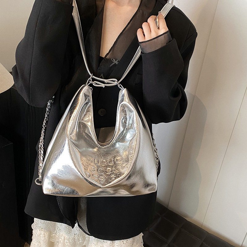 designer Large Capacity Fashion Handbag for Women 2025 New Commuter Tote Bag Oil Leather Simple Shoulder Underarm Bag