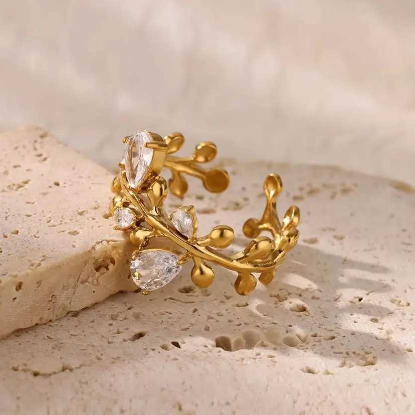 Fashion Zircon Leaves Rings For Women Gold Color Stainless Steel Leaves Ring Couple Wedding Minimalist Jewelry anillos mujer W250606
