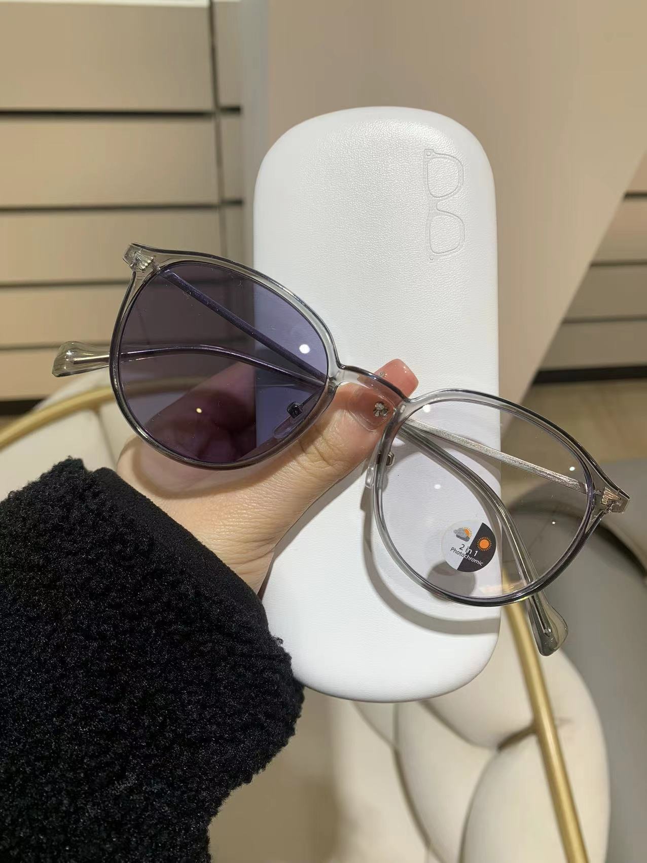 New Photochromic Anti-Blue Light Frame Glasses High-End Fashion Personality Versatile Daily Commuting Bare Face Artifact