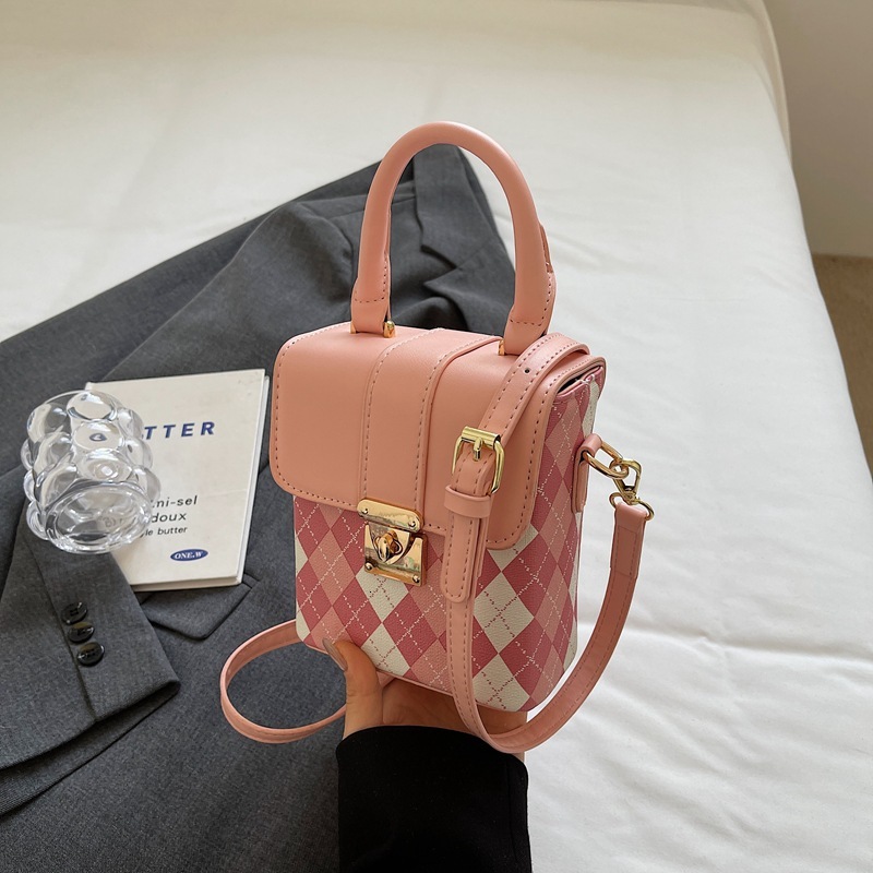 designer French Niche Design Bag 2025 Spring New Women's Bag Trending Hot Crossbody Bag Internet Celebrity Handbag Small Square Bag