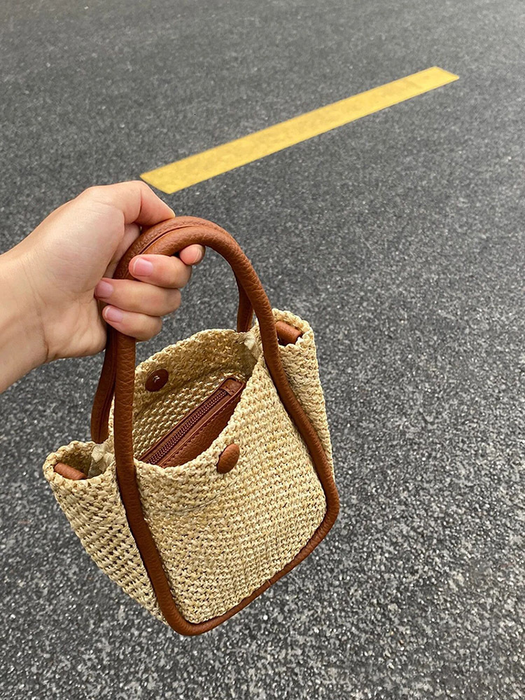 designer French Style Straw Bag 2025 Summer New Ins Literary Fresh Handbag Casual Versatile Shoulder Crossbody Bag