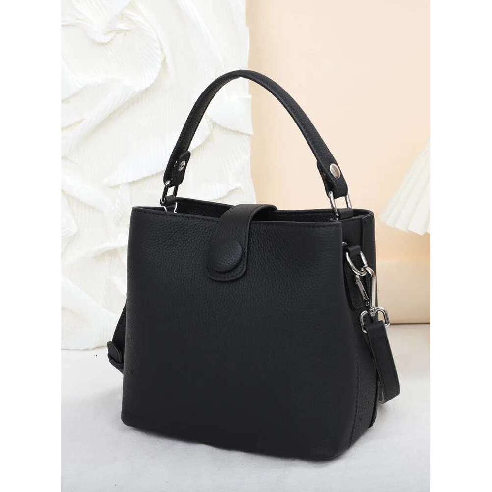 First Layer Cowhide Women Crossbody 2025 New Bucket Bag Genuine Leather Design Shoulder Bag Small Handbag