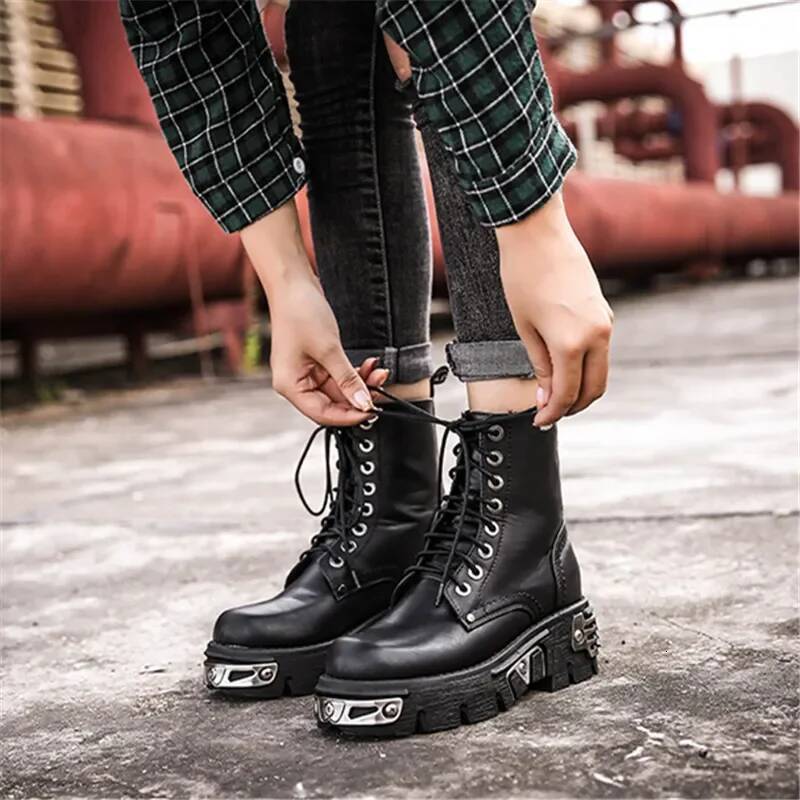 Ddmyoutdoor Punk Style Women Ankle Black CM Platform Boot High Tops Boots Metal Decor Autumn Winter Botas Mujer Outdoor Shoes