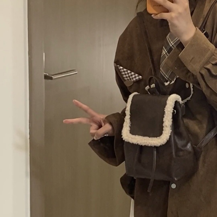 designer 2025 Autumn Winter New Niche Retro Plush Backpack for Women Korean Style Ins Simple Versatile Lamb Wool Bag