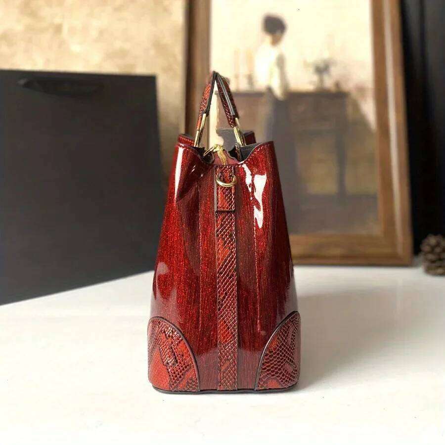 Commuting Versatile Women's Fashion Handbag Large Capacity Bucket Single Shoulder Crossbody Bag Retro