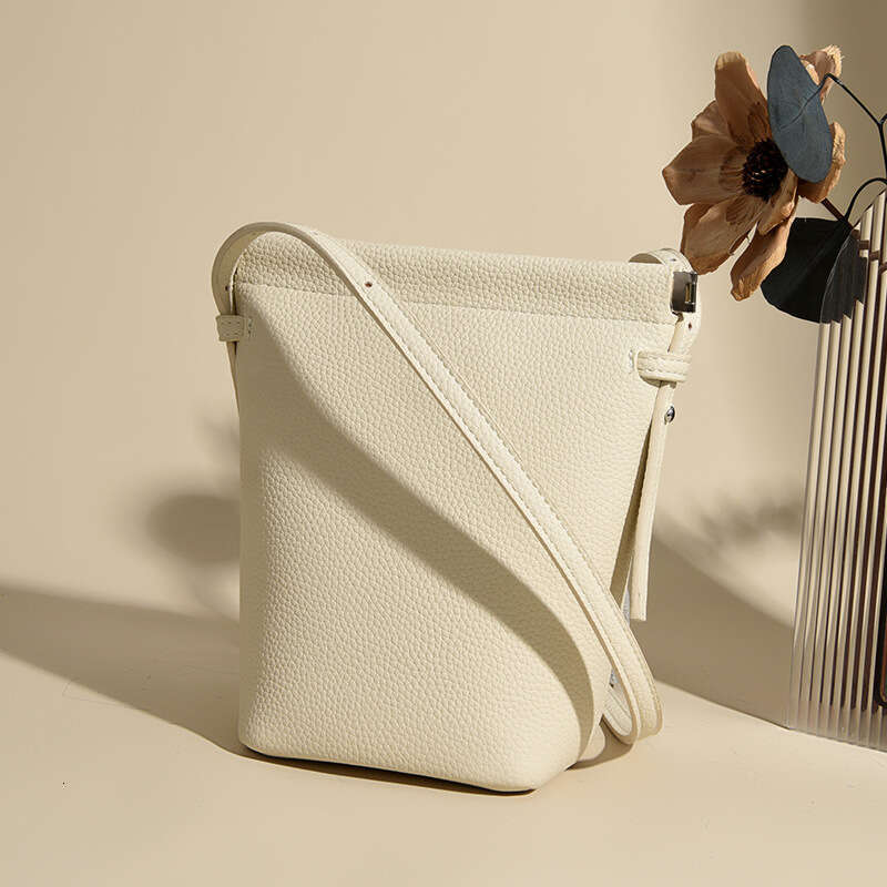 2025 Fashion New Mini Niche High-end Small Lightweight Bucket Large Screen Phone Crossbody Bag