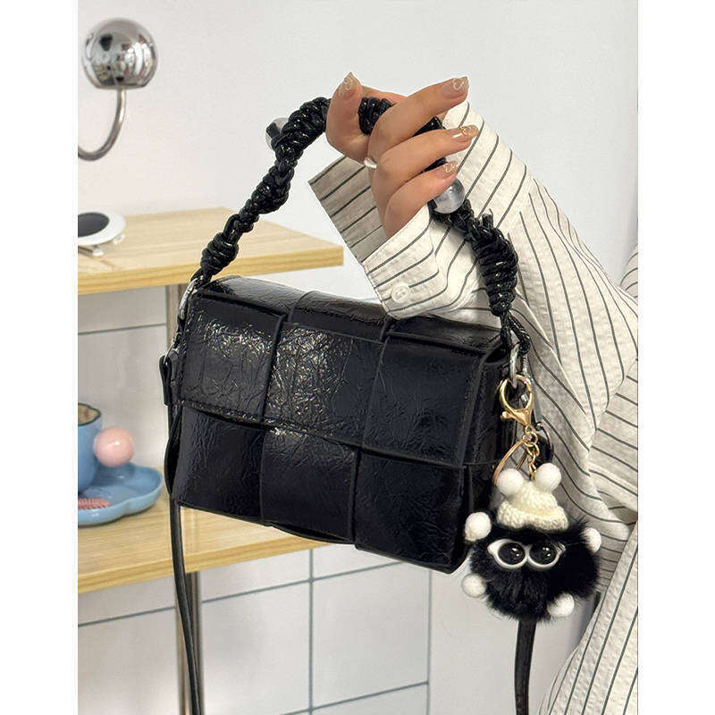 Fashionable and Stylish Woven Small for Women 2025 Summer New Handbag Korean Version Simple Versatile Shoulder Crossbody Bag