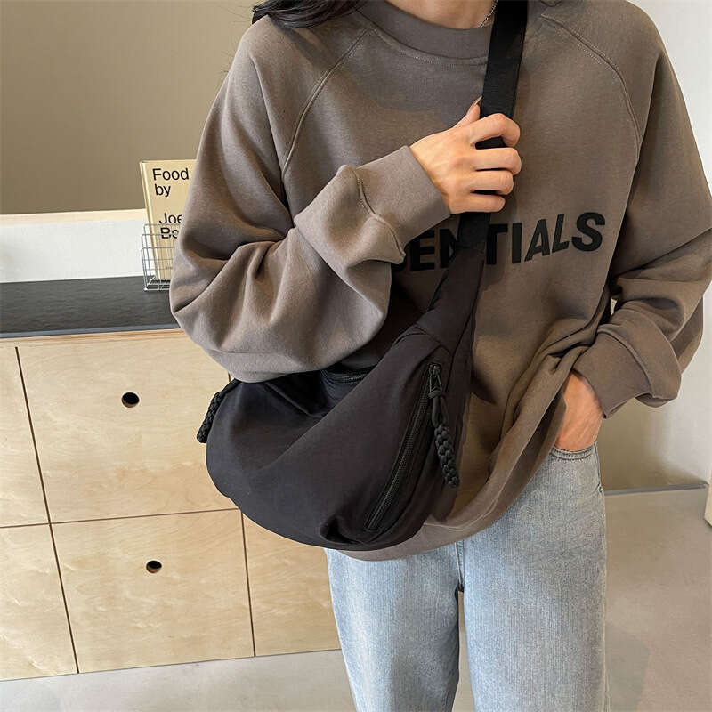 Minimalist Women's Crossbody Large Capacity Solid Color Versatile Dumpling Lightweight Commuter Student Class Shoulder Bag