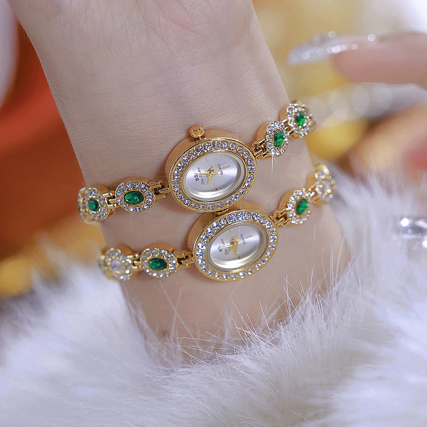 Elegant Women Watches Fashion Oval Quartz Watch Green Rhinestone Diamond Bracelet Wristwatch Lady Dress Clock Small 250606