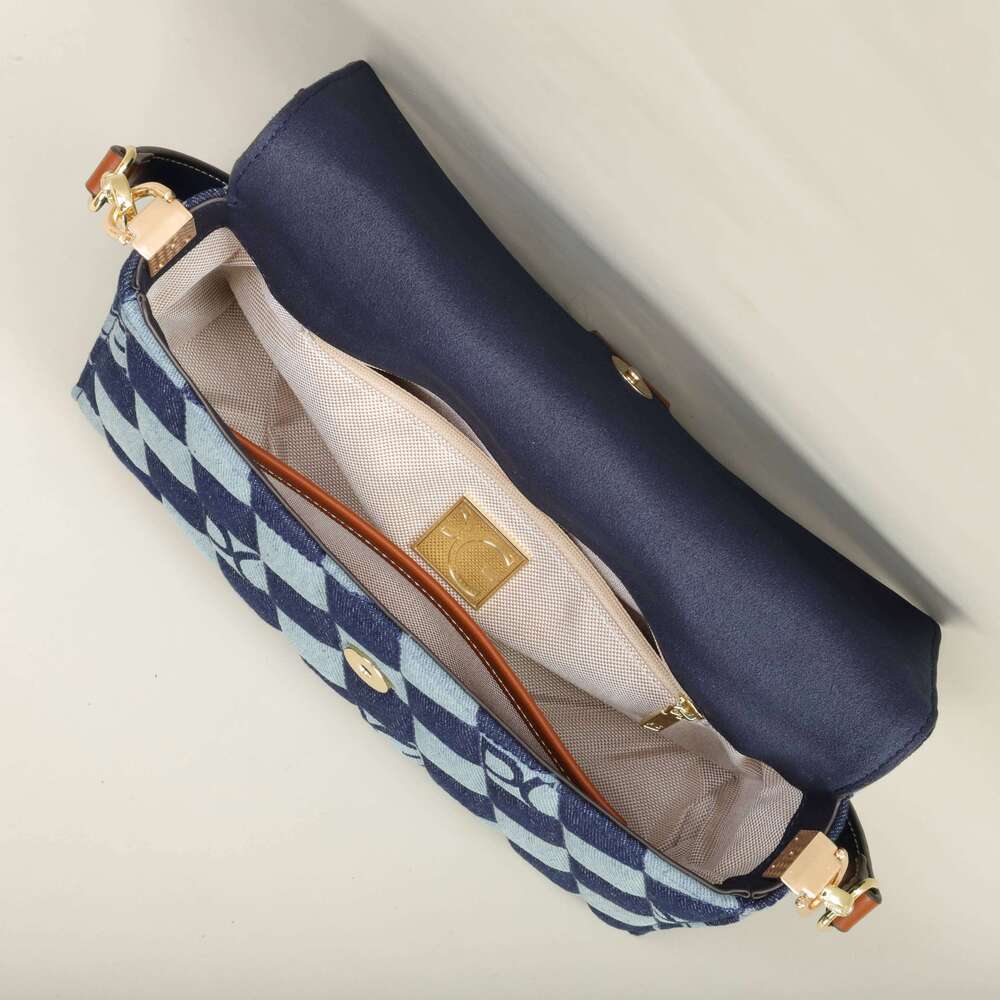 PG Brand Design Bright Ladies Crossbody New Exquisite High Quality Hot Selling Fashion Commuter Bag