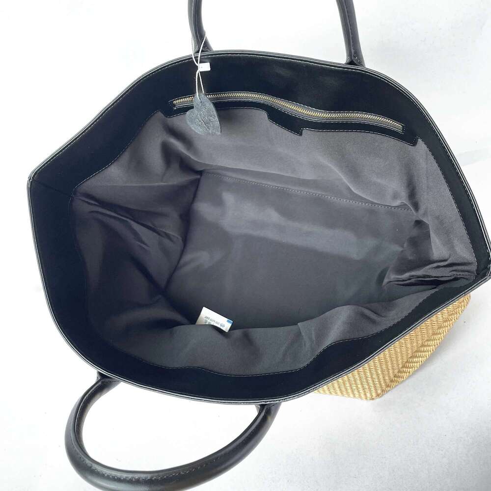 French straw woven tote 2025 new niche design cowhide splicing large capacity vacation beach vintage lady hand-woven bag