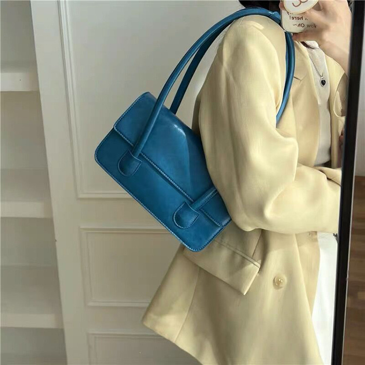 designer Korean Style Single Shoulder Bag for Women 2025 New Versatile Oil Wax Leather Underarm Bag High-Quality Niche Design Handbag