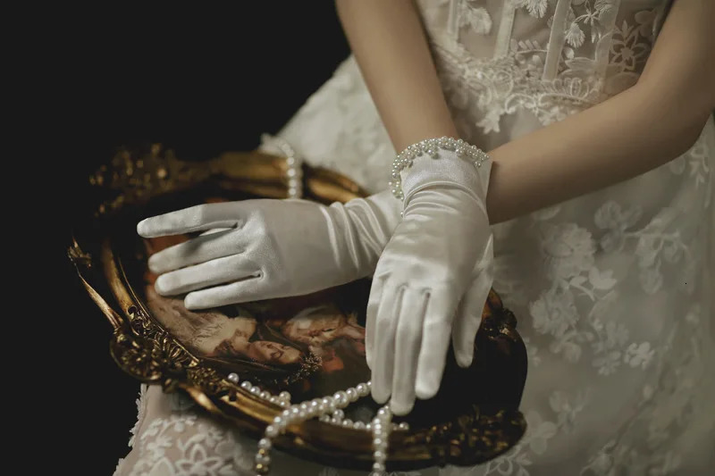 Arrival Ivory Bridal Gloves Gant Mariage Femme Novia Bride Wedding Gloves Beaded Pearls Accessoires Mariage 2025 250603