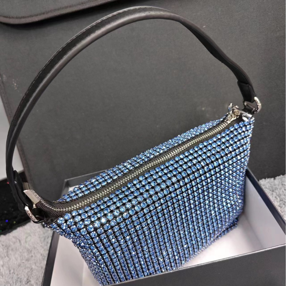 Style Design Sense Shiny Diamond Bag Super Water Diamond Bag Light Bag Women High-end Texture Handbag Evening Bag Free Delivery Designer Bag
