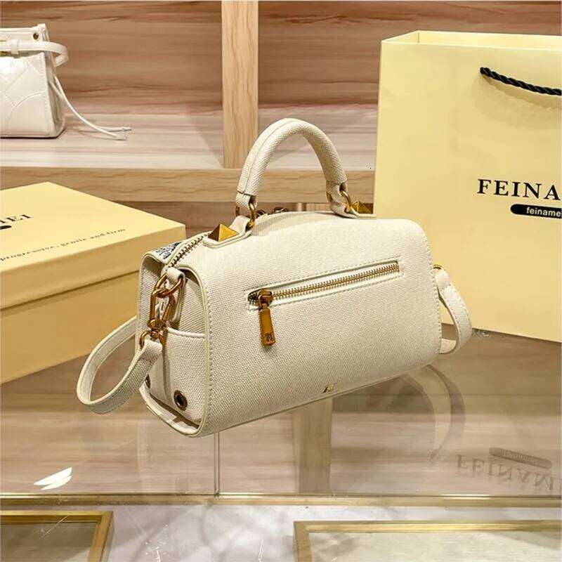 Light Brand Women's Handbag 2025 New Embroidered Boston Pillow Fashion Designer High-End Texture Crossbody Bag