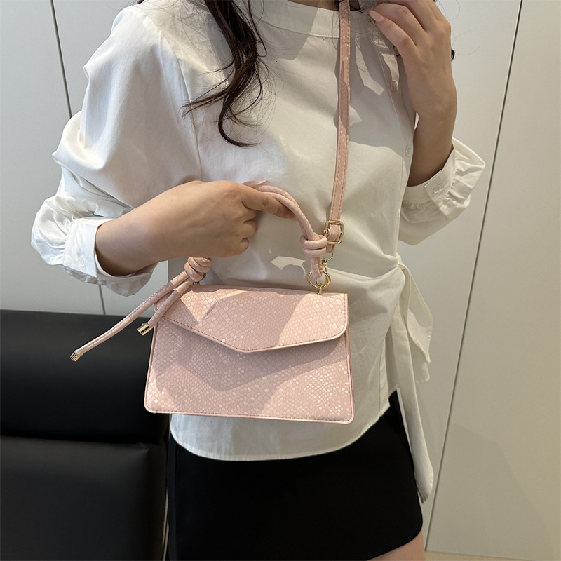 Top brand high-quality new free designer bag 2025 new niche shoulder bag high-end PU leather crossbody bag fashionable small square bag new free desig