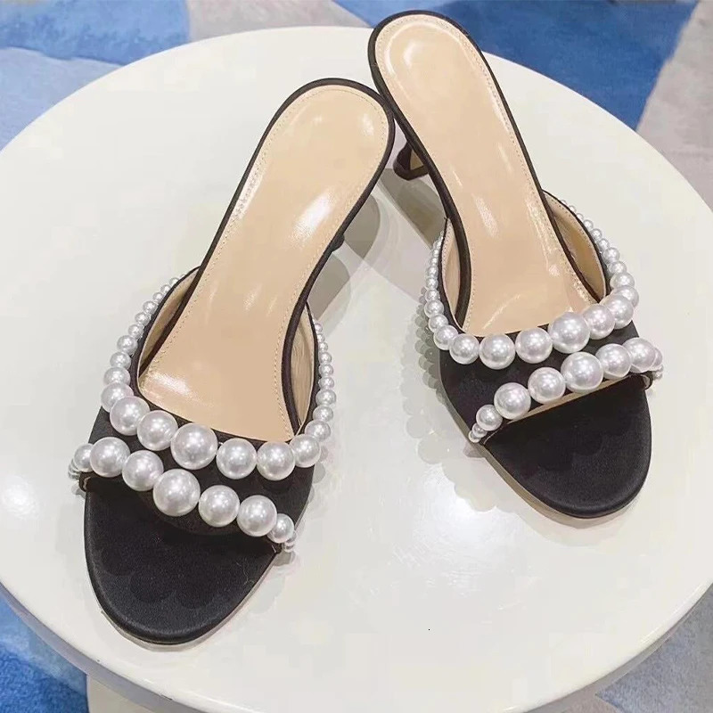 French Pearl Slippers Womens Summer Black Versatile Open-toe Round Toe Strap Stiletto Sandals 250603