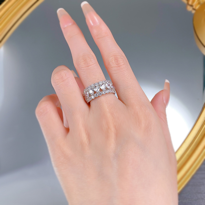 Choucong Brand Sparkling Top Sell Wedding Rings Gorgeous Luxury Jewelry Full Stack Heart Shape White Lab Moissanite Diamond Eternity Women Lover Ring 