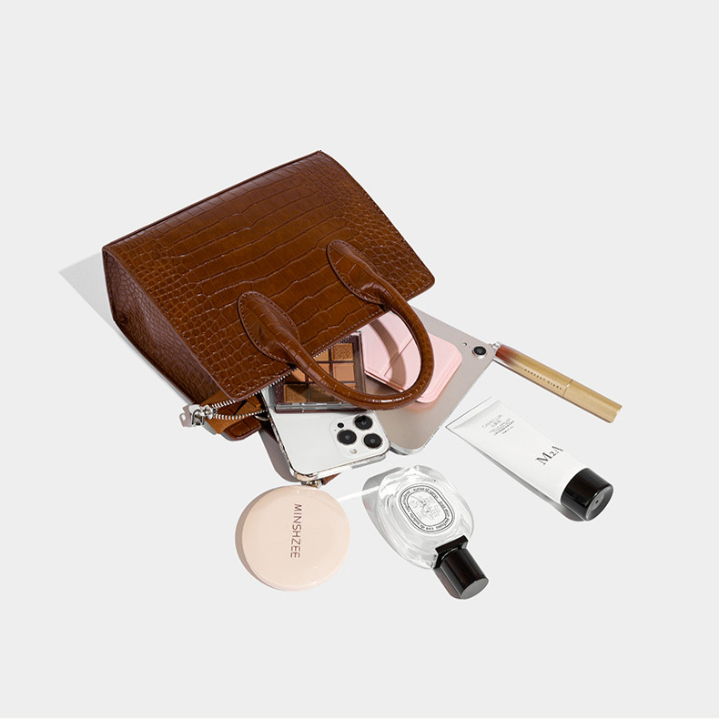 Free Shipping Summer New Luxury Fashion Handbag Niche Large Designer Bags Capacity High-end Sense Single Shoulder Crossbody Crocodile Pattern Small Sq