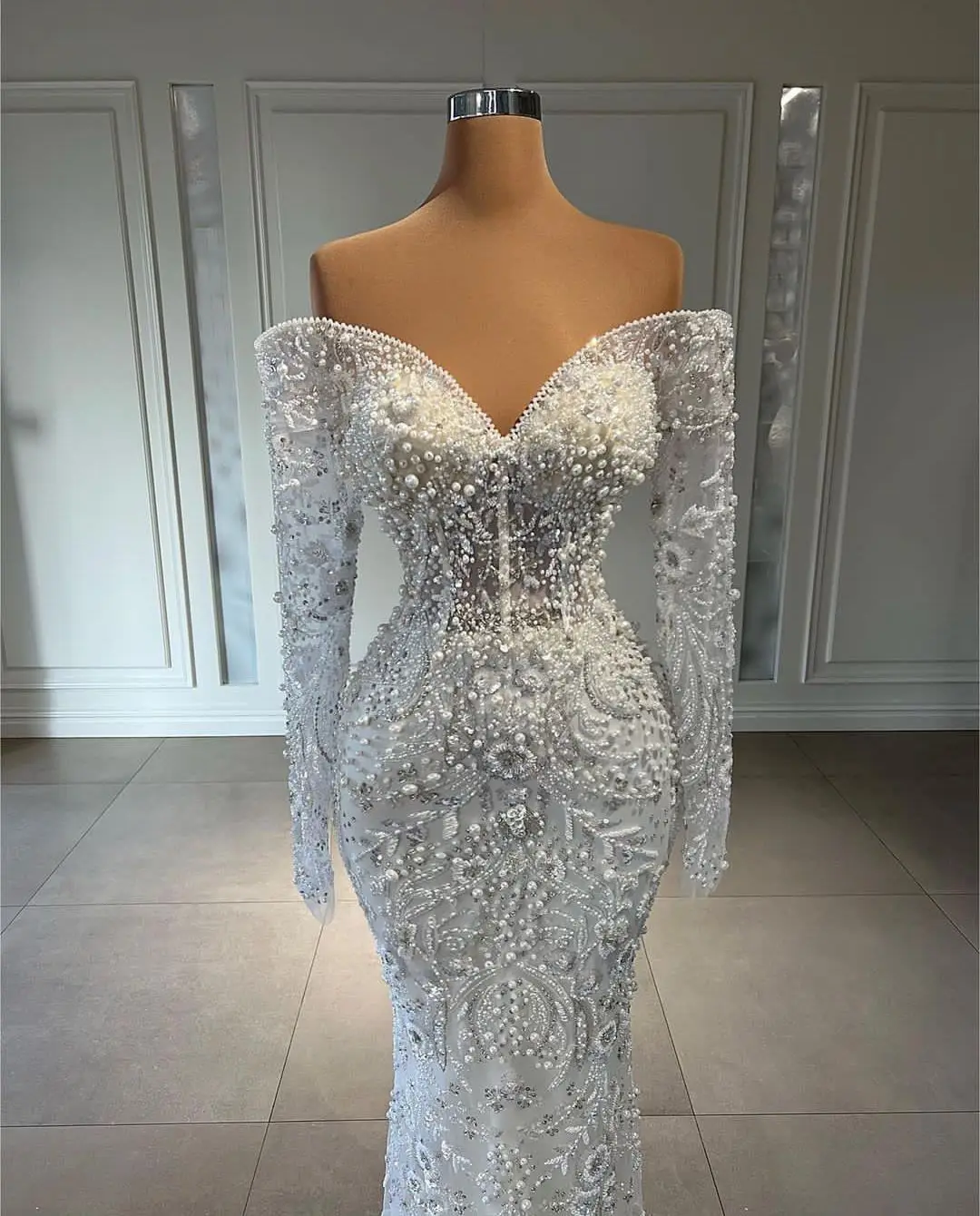 Elegant Pearls Lace Wedding Gowns Applique Beading Bridal Dress Off Shoulder Sequins Long Sleeves Rhinestone Custom Made Sweep Train Vestido de novia