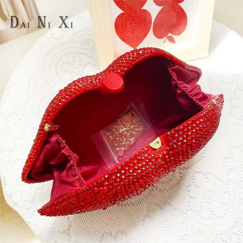 Dai Ni Xi Female Red Sexy Full Dia Lips Shape Crystal Bags Woman Clutches Wedding Evening Purse For Ladies