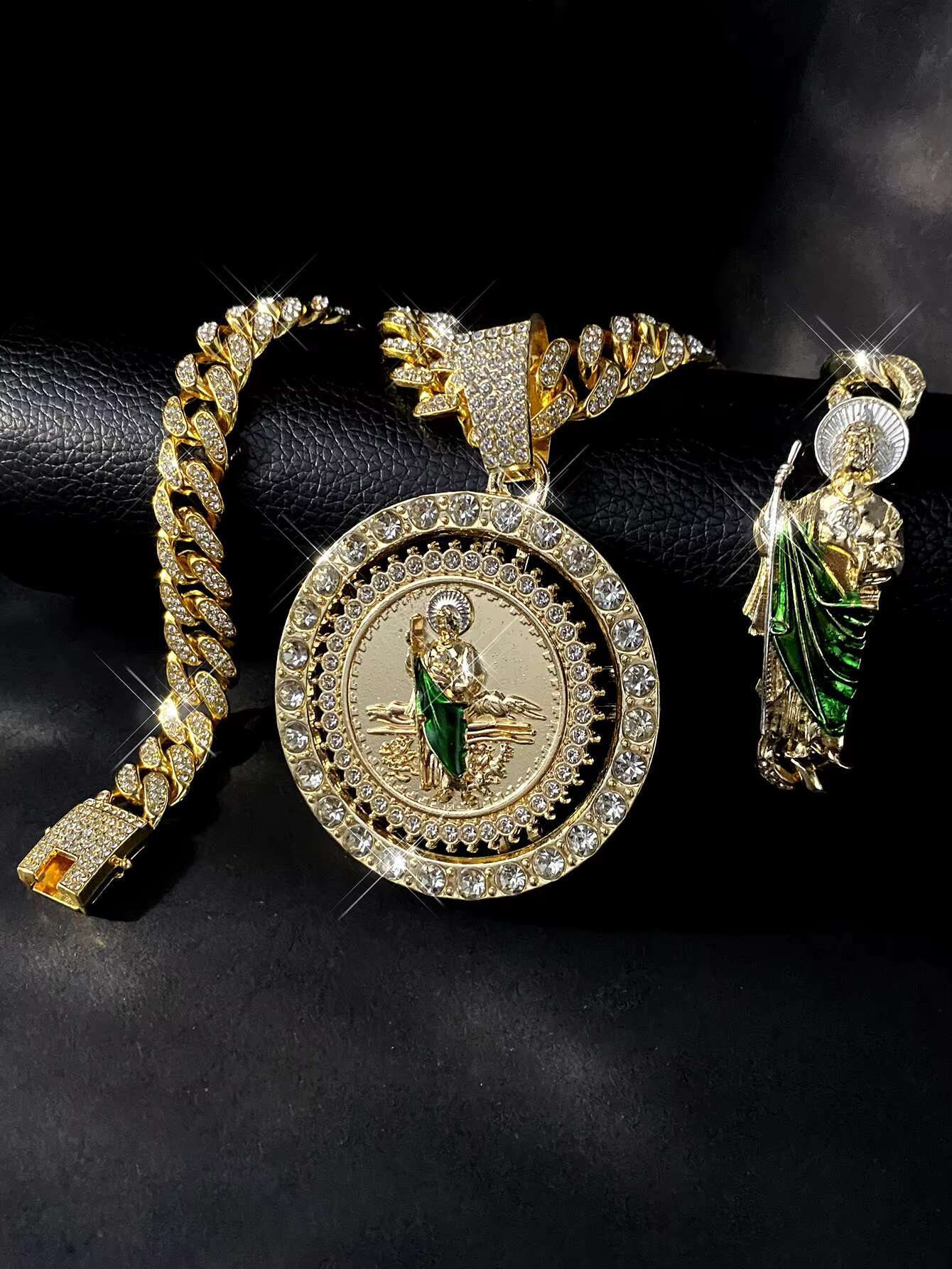 Hip Hop Cuban Link Chain Necklace with Saint Jude Pendant and Bracelet Fashion Rotatable Jewelry Set Party and Daily Decor