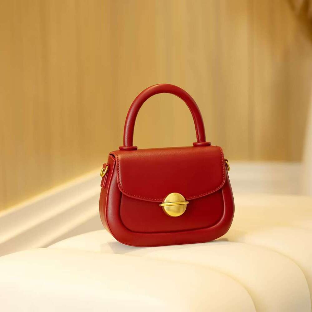 Niche High-End Handheld Saddle Cute New Red for Women Bride Wedding Crossbody Bag