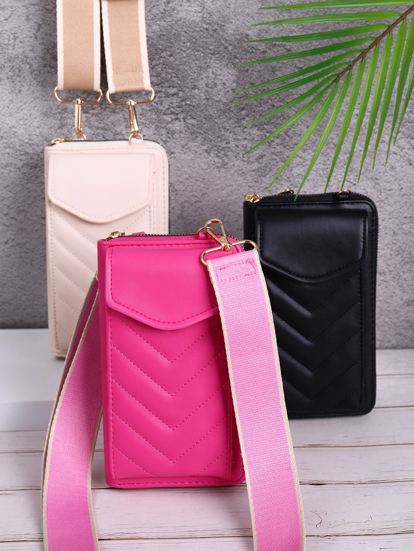 V-shaped mobile phone bag multi-functional fashion crossbody bag large capacity solid color versatile womens shoulder bag 250606