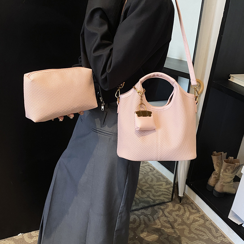 designer Vintage Niche Handbag for Women 2025 New Trend High-end Commuter Large Capacity Shoulder Crossbody Bag Mother Bag