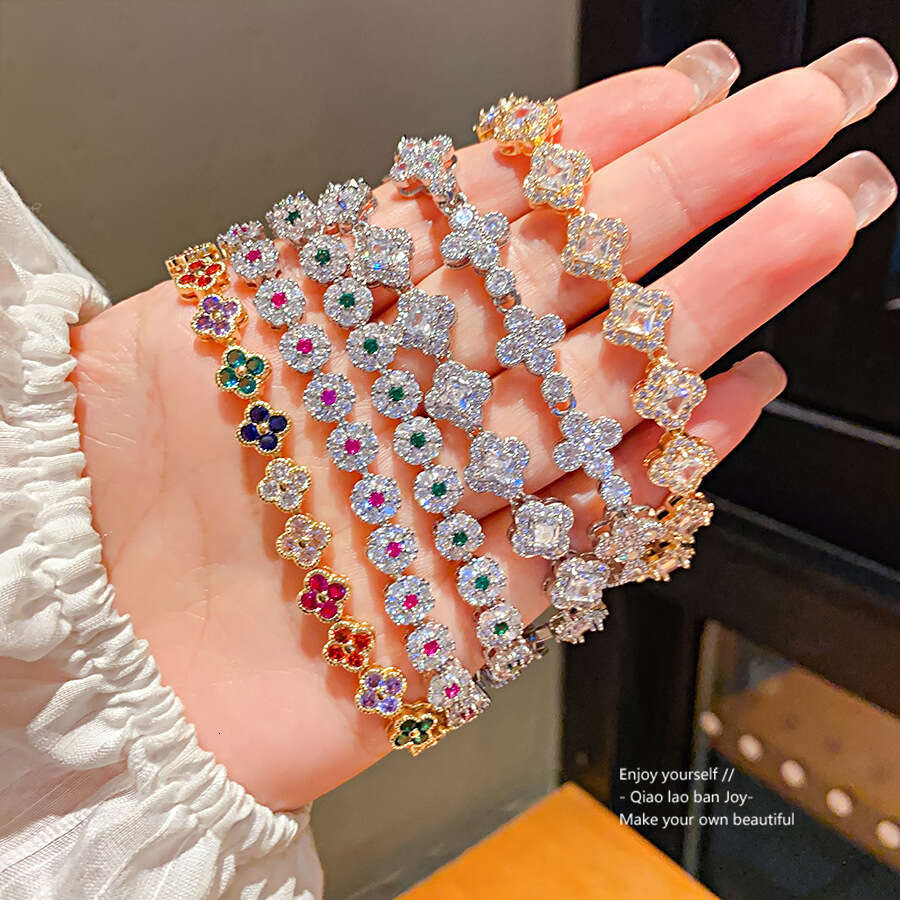 Luxury jewelry designer bracelet Zircon Three-Petal Grass Irregular Clasp Fashion Sweet Temperament Bracelet Light High-End Sense Jewelry for Women