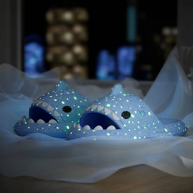 Ddmyoutdoor Women Luminous Starry Sky Shark Shape Femlae New EVA Slippers Couple Home Platform Cartoon Beach Sandals Chaussure Femme Shoes outdoor sho