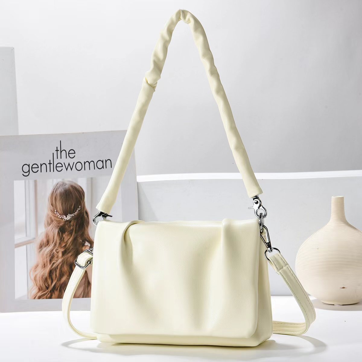 High Quality New Style Premium Underarm Bag Soft Leather Shoulder Bag Simple Versatile Travel High-end Sense Women's Bag Fashion Bags New Free De