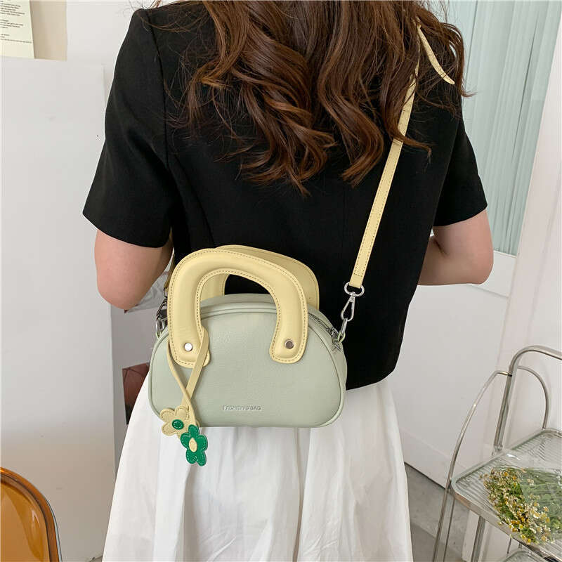 New Fashion Korean Style Fresh Single Shoulder Handbag for Women, Niche Color-Block Design, High-End Versatile Crossbody Bag