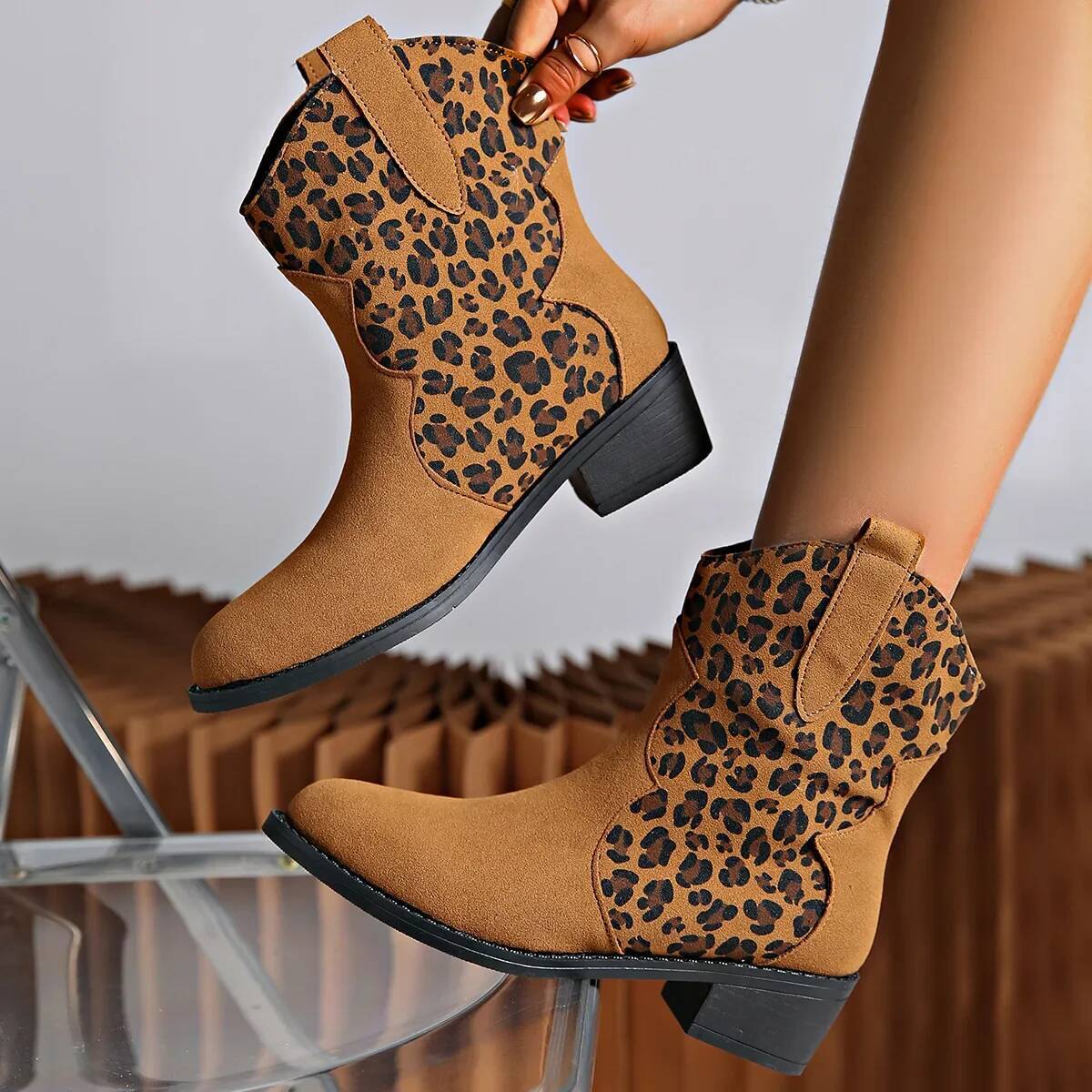 Ddmyoutdoor Women Autumn Winter New Leopard Print Pointed Toe V Shaped Shoe Low Heel Comfort Non Slip Fashion Boots Outdoor Shoes