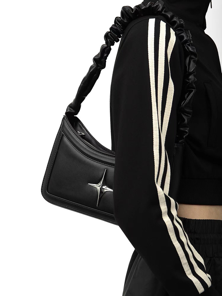 designer High-end Vintage French Style Niche Pleated Underarm Bag Women's Star Shoulder Baguette Bag Trendy Black Bag This Year