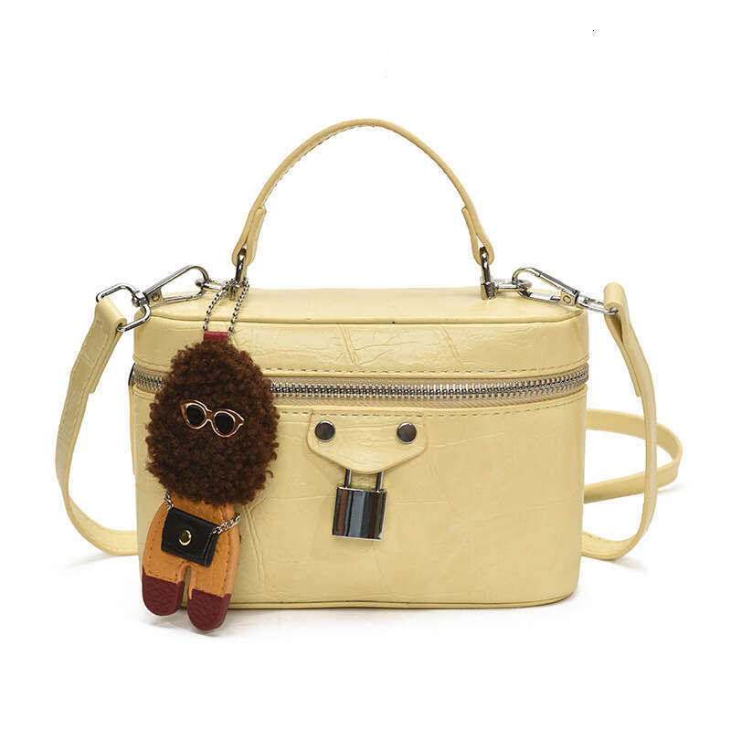 High-end Stylish Niche Handbag Makeup Box for Women 2025 New Versatile Light Luxury Commuter Shoulder Crossbody Bag